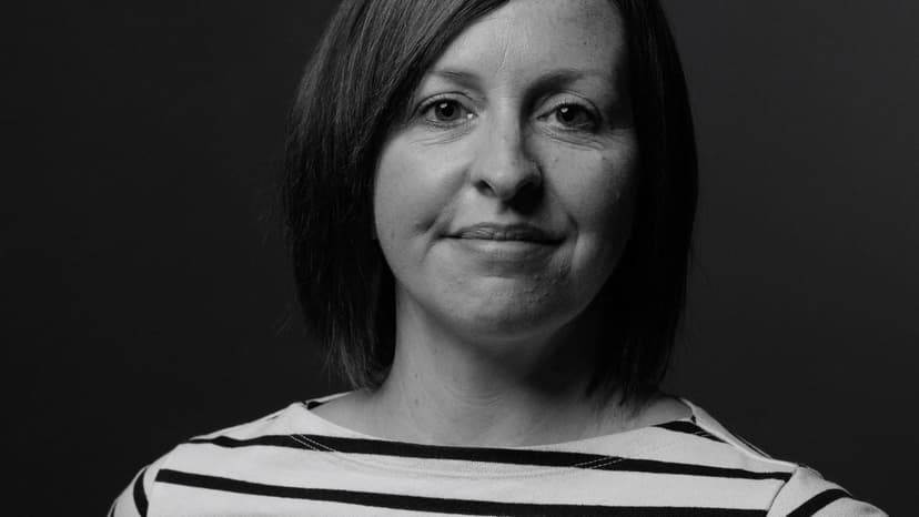 Using live business projects to develop graduate employability skills