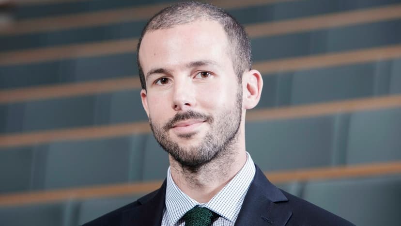 Let’s ChatGPT about Large Language Models in Legal Education