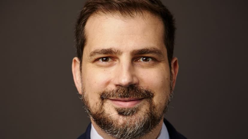 AI, Tech and decentralization